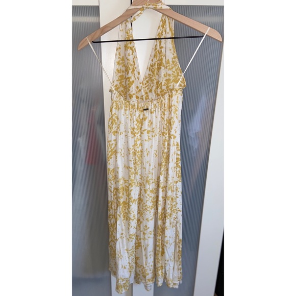 Beautiful Floral Dress - Picture 5 of 15